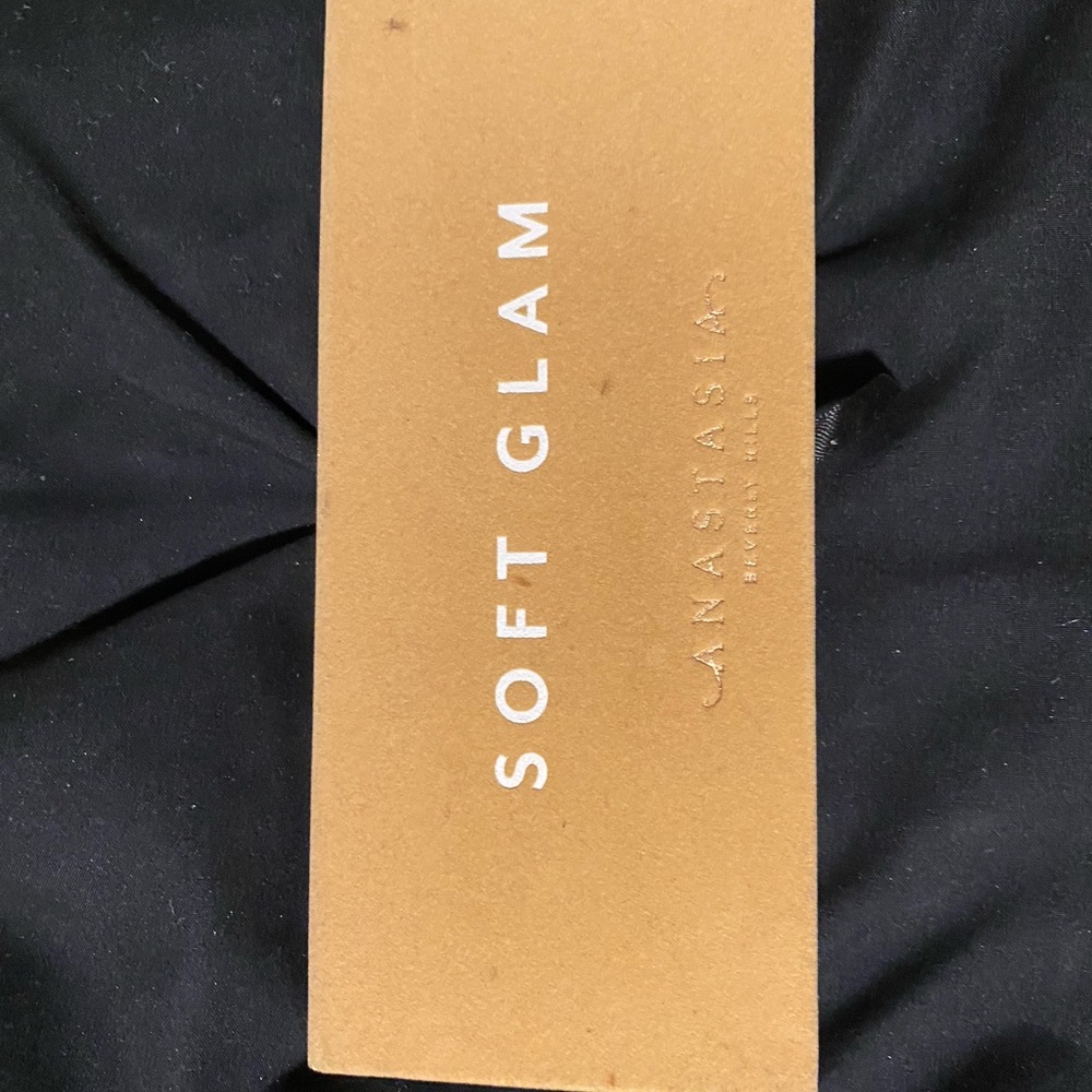 Soft glam Anastasia eyeshadow palette